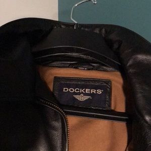 Never worn like new! Mens size large leather dockers bomber jacket